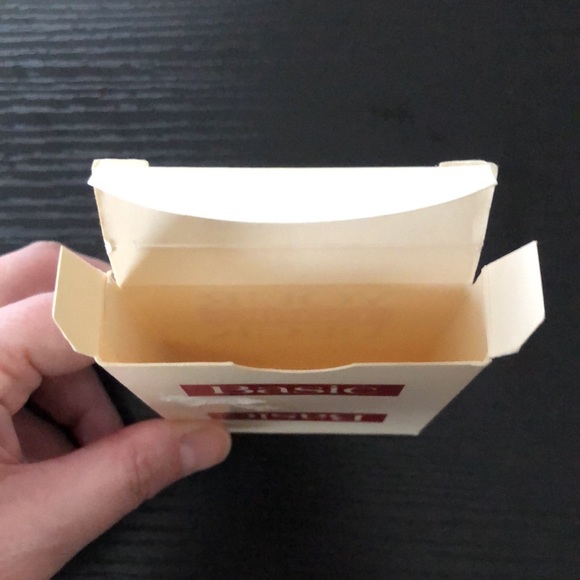 Vintage Basic Cigarettes Poker Size Playing Cards - Picture 7 of 16